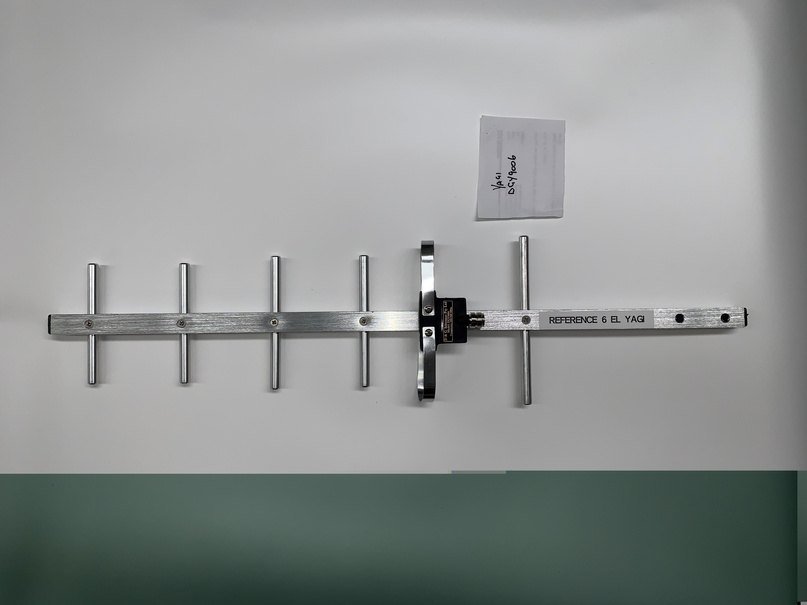 The DGY900-6 six-element Yagi antenna on its aluminium boom